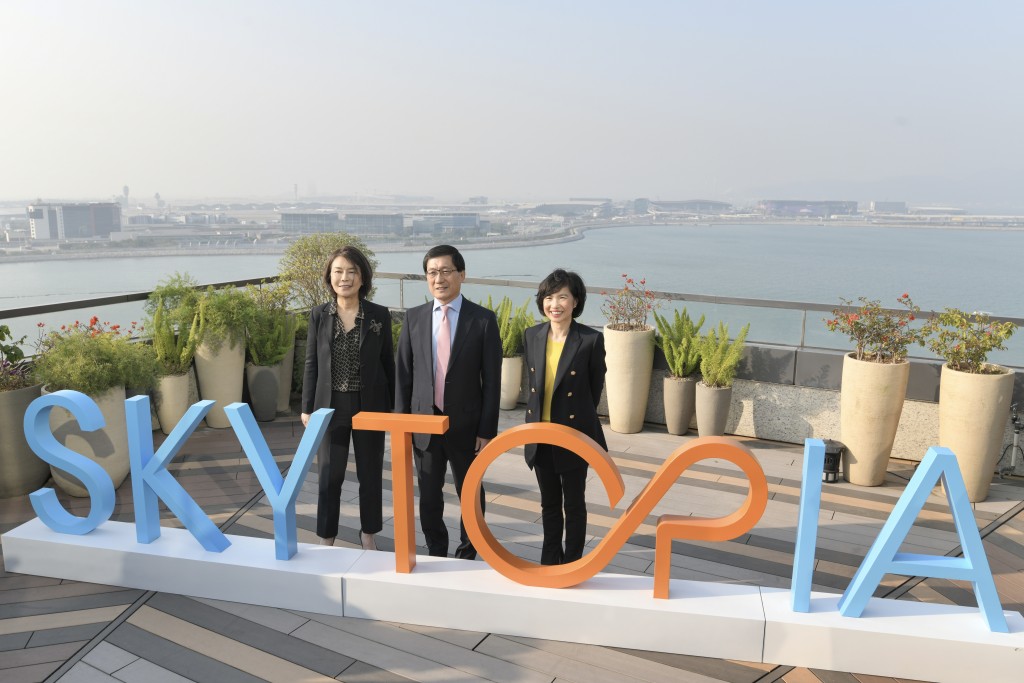 機管局正推進機場城市發展藍圖「SKYTOPIA」，項目包括去年動工的亞洲國際博覽館二期、遊艇港灣及藝術品倉儲等。