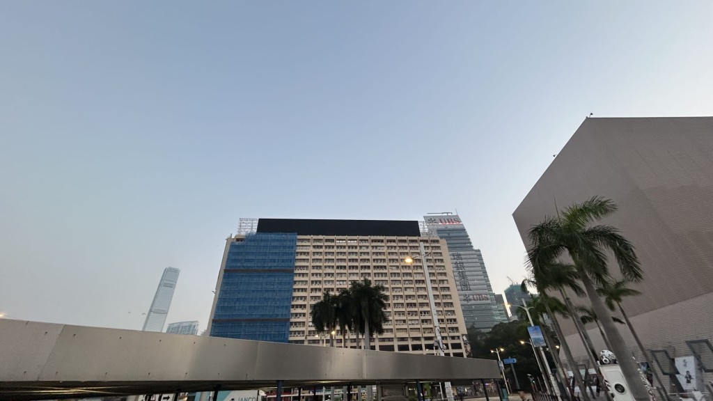 日間炎熱,最高氣溫約29度。蔡楚輝攝 日間炎熱,最高氣溫約29度。蔡楚輝攝