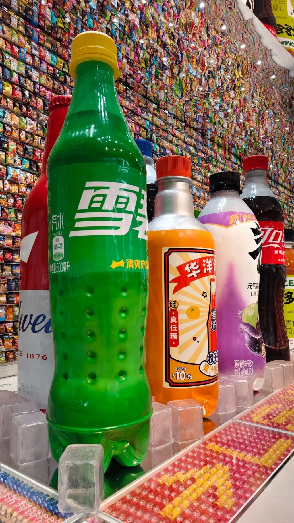 長沙「零食王國」大如30籃球場，滙聚6500品牌超過4萬款零食。小紅書@Amy仙