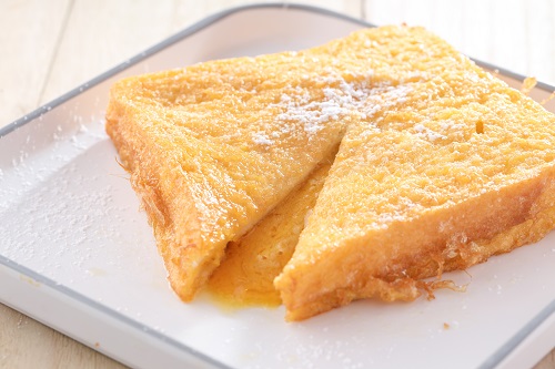 雪花黃金奶黃流心西多士 配杏仁霜 $36