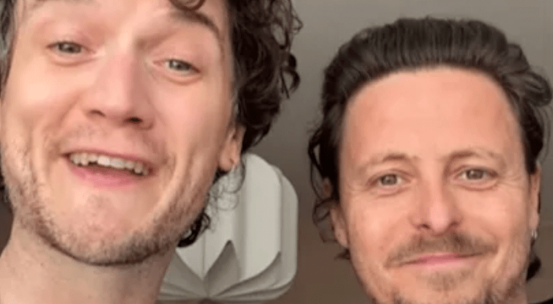 在印度结束旅行归程的伦敦情侣杰米和芬加尔,上机前还拍片讲述在印度的“神奇体验”,结果却双双葬身异乡。 在印度结束旅行归程的伦敦情侣杰米和芬加尔,上机前还拍片讲述在印度的“神奇体验”,结果却双双葬身异乡。