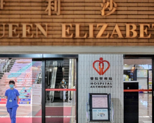 男工人已送往伊利沙伯醫院救治。 資料圖片