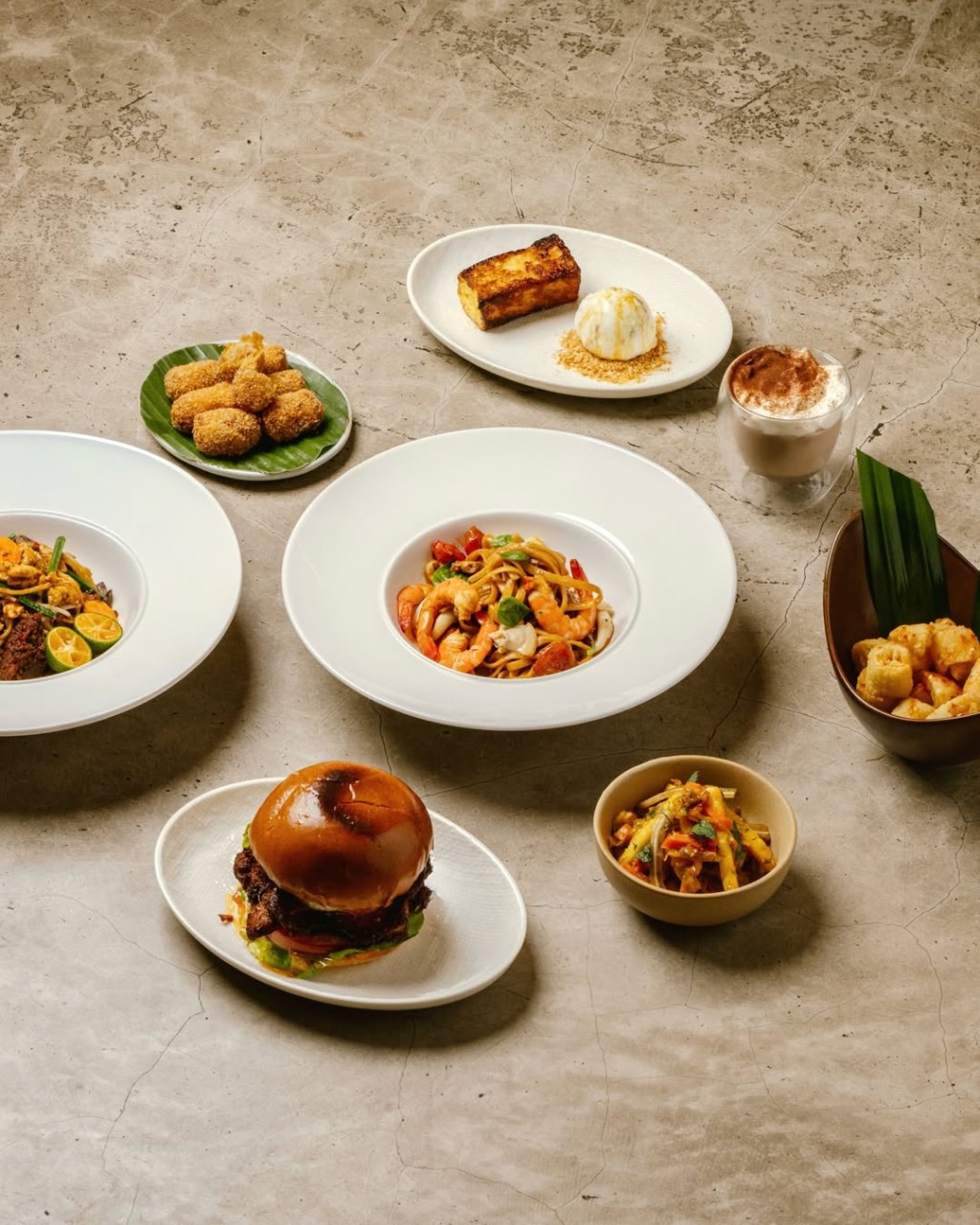 必比登特別點名其招牌菜龍蝦叻沙的湯底充滿鮮蝦與蝦膏的鮮味，結合濃郁椰漿及各種香料，被評審譽為滋味難忘。