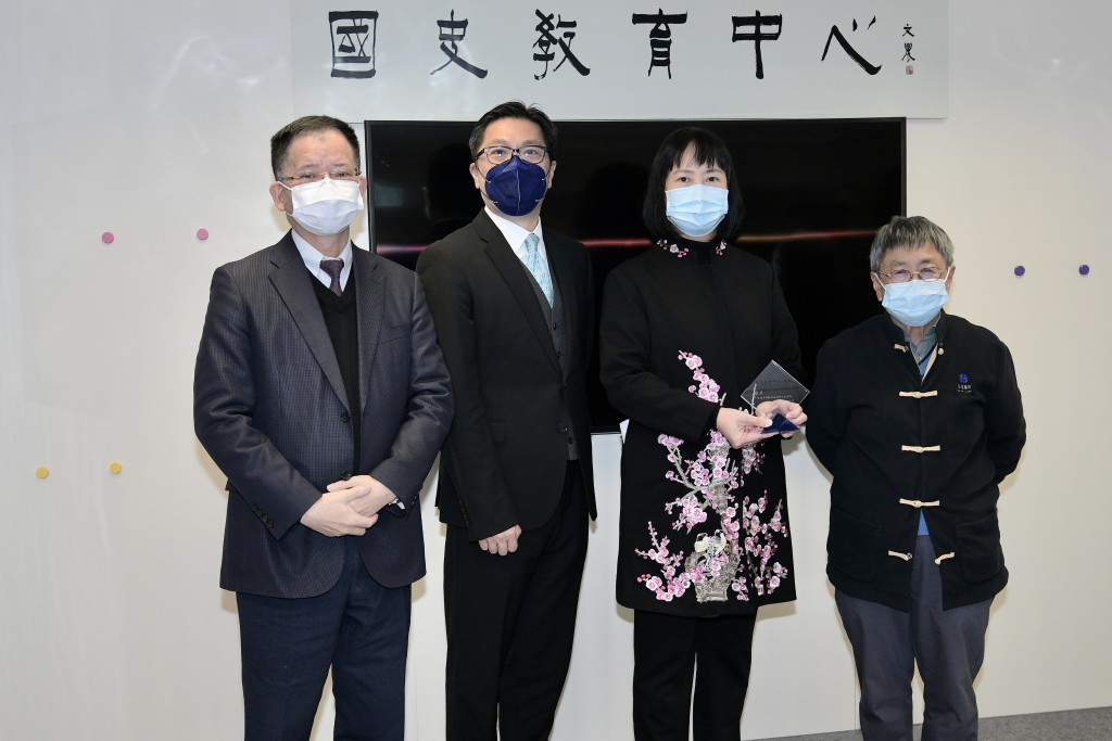 梁譽東攝