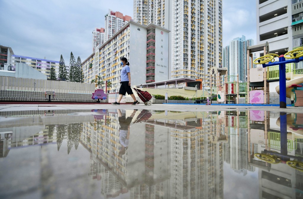 市民舉報濫用公屋情況並令房署成功收回單位，可獲獎賞，明年首季實行。