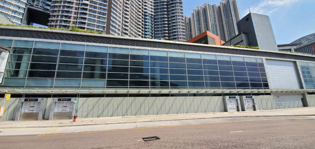 柯士甸站于中午12时起暂时关闭，列车亦不停有关车站。