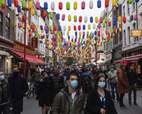 英國過去一天新增18804宗新冠狀病毒確診個案。AP圖片
