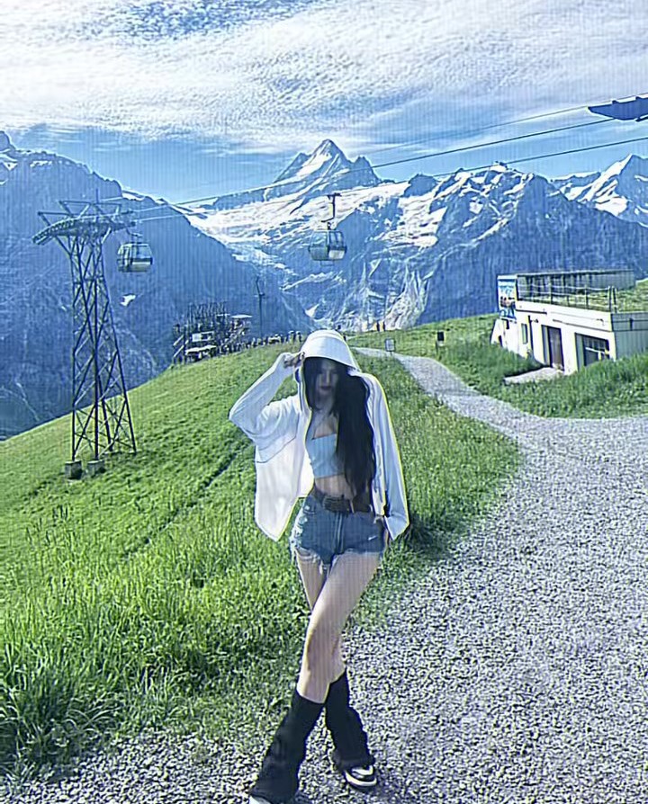 小雨手术前拥有端好外貌。抖音@做梦都想回到术前-洋气姐