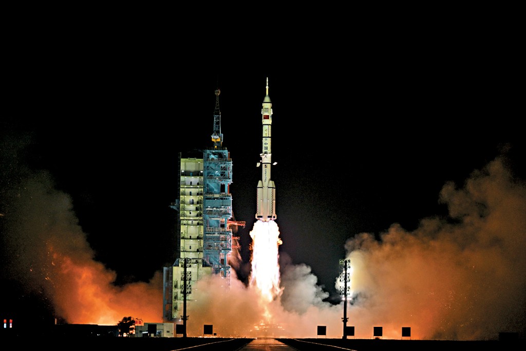 香港太空人有望于今年执行飞行任务，首次进驻中国太空站，消息指其为女总督察黎家盈。