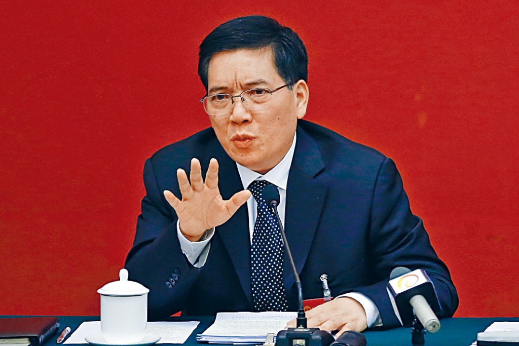 雲南前省委書記秦光榮主動投案。