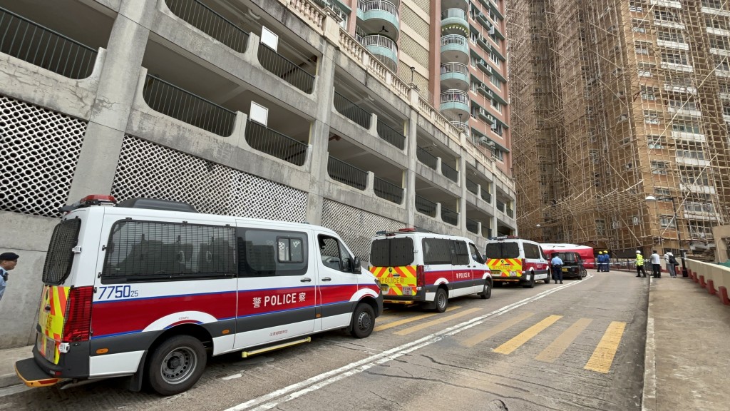 多部警車到場。