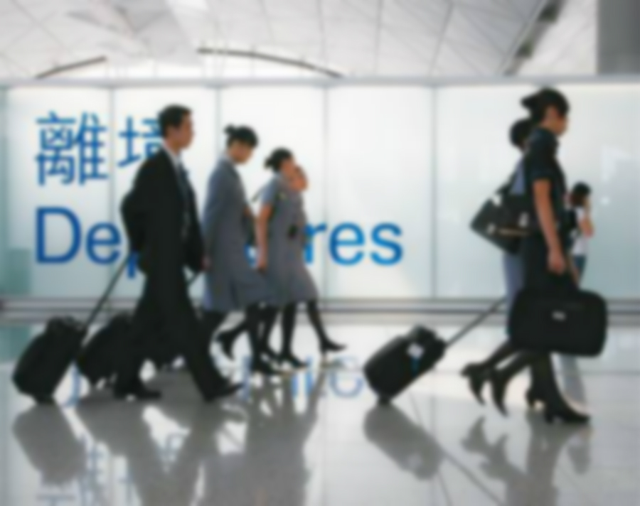 有空姐批評乘客不願自己手持登機證。資料圖片