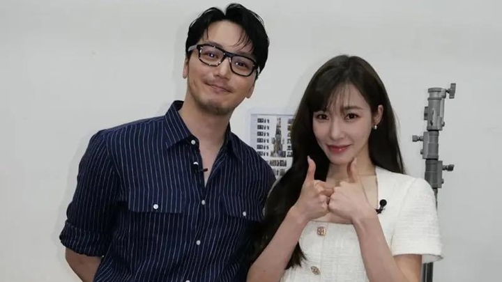 少女时代首位人妻诞生 Tiffany与卞耀汉登记结婚 否认奉子成婚。