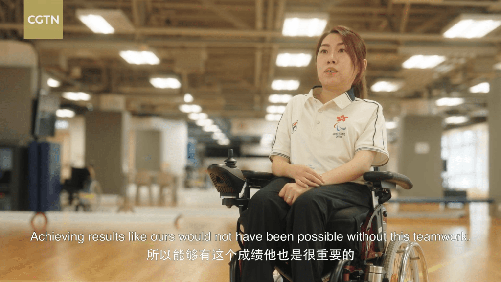 她認為取得好成績和丈夫的幫助十分重要。片段截圖 她認為取得好成績和丈夫的幫助十分重要。片段截圖