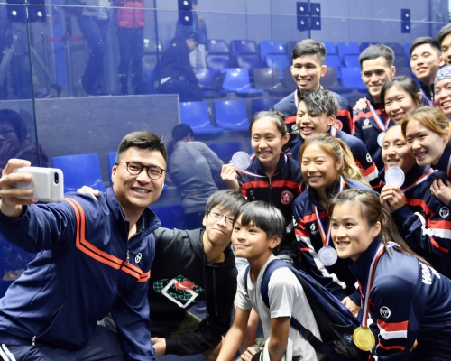 丘達根(左)指今屆港壁賽大有機會取消。梁柏琛攝