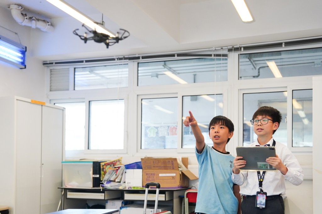 學校引入無人機操控，點燃學生對科技創新的興趣。（圖片來源：受訪學校提供）