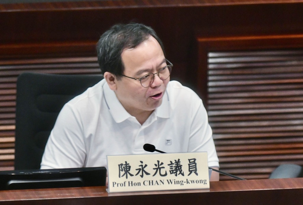 本身是中醫的選委界陳永光。 本身是中醫的選委界陳永光。