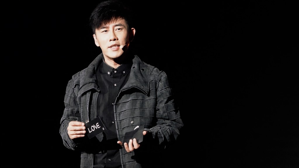 Louis的魔法規模再度升級。