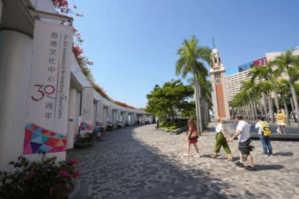 一名52歲韓裔美國人在尖沙咀香港文化中心外放無人機被捕。資料圖片
