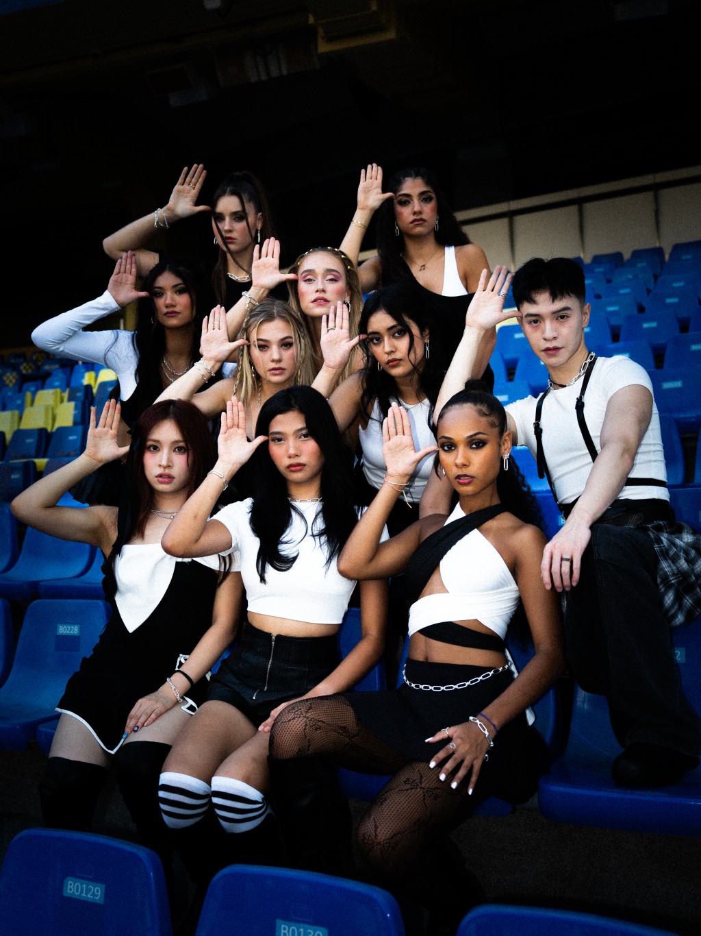 國際流行音樂組合Now United (圖) 於完成海外多場演唱會後回歸，並以香港作為巡迴演唱會終站，於「浪琴國際騎師錦標賽」在跑馬地馬場呈獻精彩現場演出。