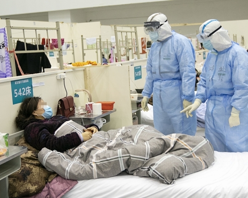 新冠肺炎死亡個案大多圍繞老人、長期病患者。新華社