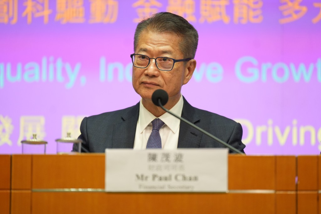 財政司司長陳茂波表示，新生嬰兒獎勵金計劃實施至10月，政府會檢視過去這段時間內，計劃實施後的整體效果，再作考慮。吳艷玲攝