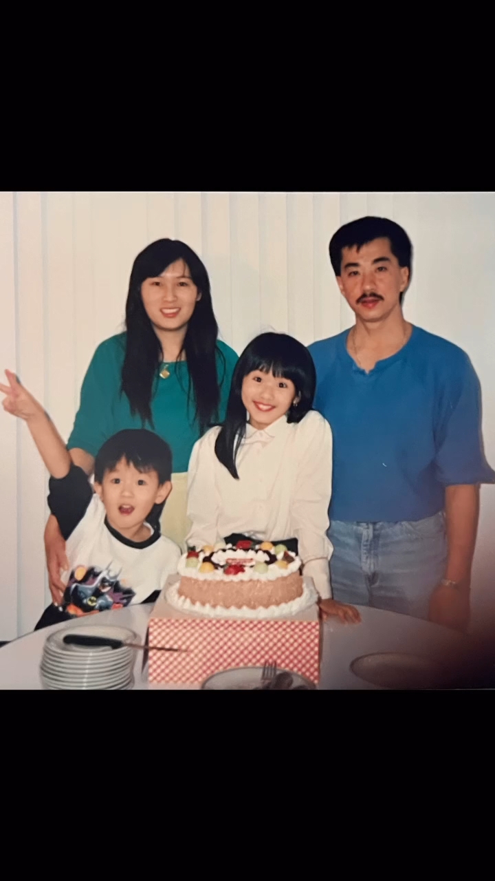 楊洛婷貼上與爸爸生前的合照紀念他。 楊洛婷貼上與爸爸生前的合照紀念他。