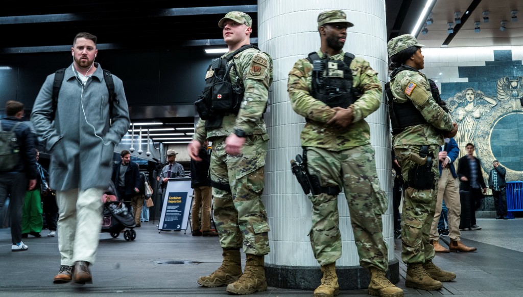 國民警衛隊入駐紐約地鐵。 路透社