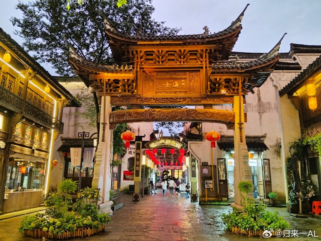 水亭门历史文化街区深受广大民众欢迎。（微博）