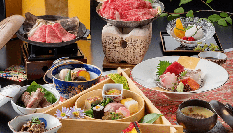 飛驒廣場酒店有74名住客食物中毒，圖為飯店和食料理。飛驒廣場酒店官網