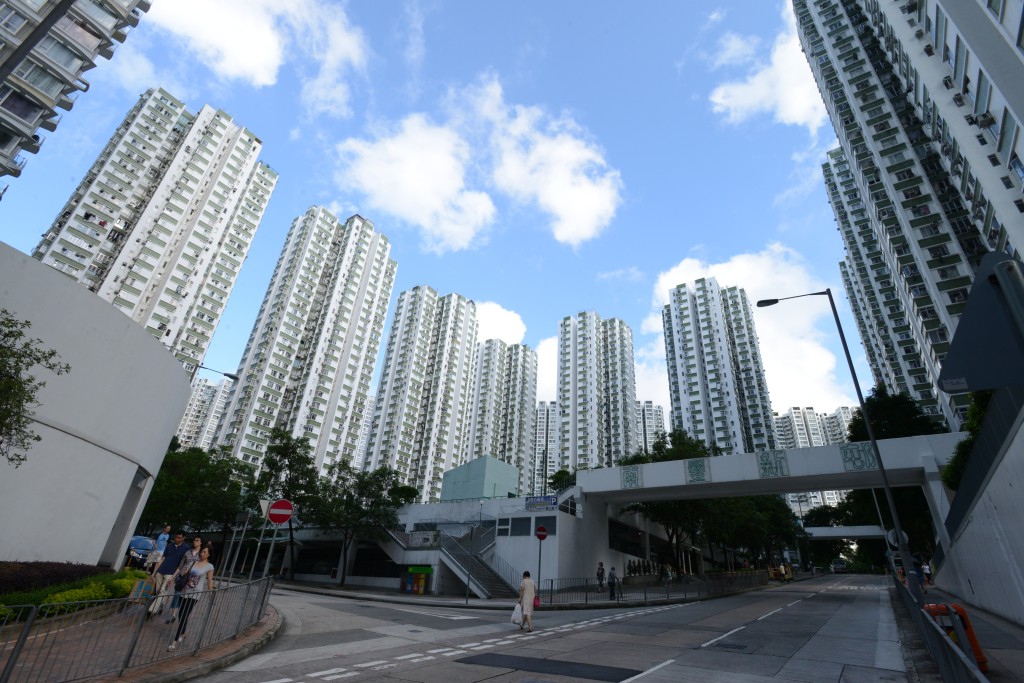 鰂魚涌南豐新邨4座高層B室，面積391方呎，最新獲上車客以545萬承接，呎價約13939元，屬市價水平。