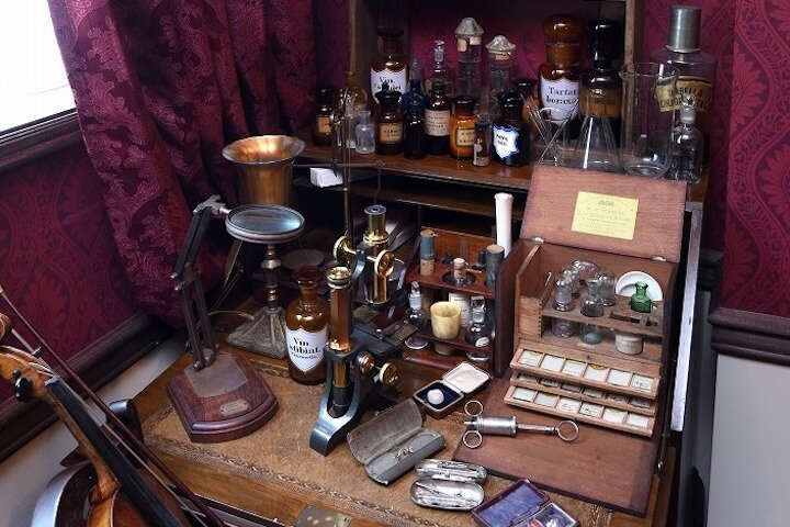 在Sherlock Holmes' Room看到的都是古董珍藏。