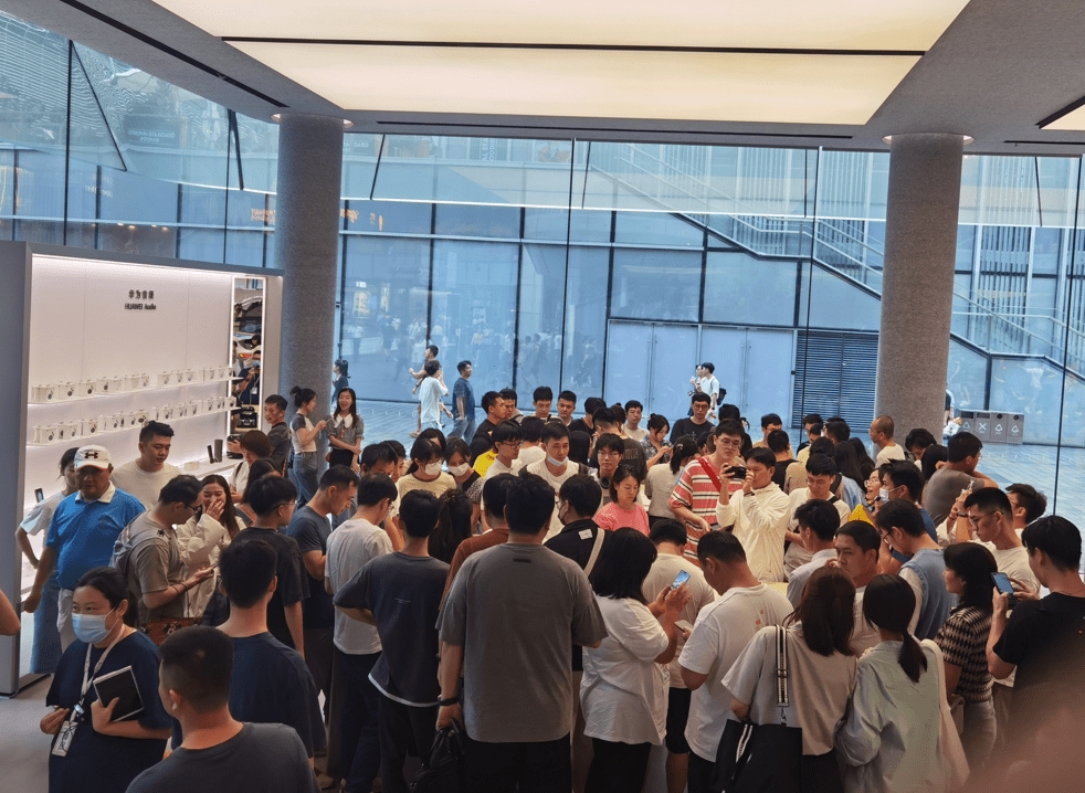 華為新旗艦手機Mate 60 Pro自上周開賣後繼續受追捧，目前2023年下半年出貨計畫已提升約20%。