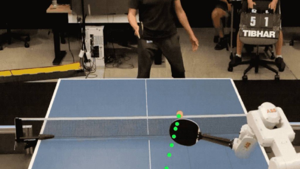 Google開發乒乓波機械人 對戰人類勝率45% 掌握「正手上旋球」等技能