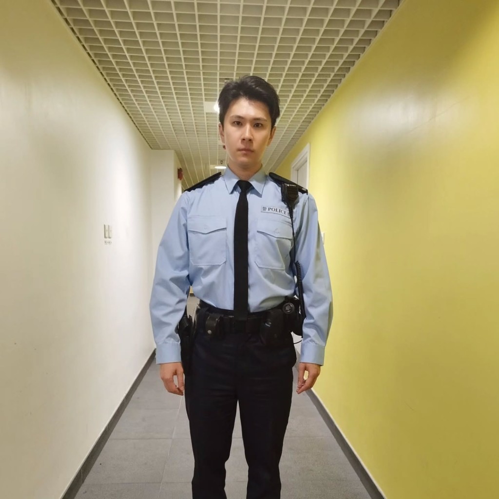 譚澔天裝備自己。