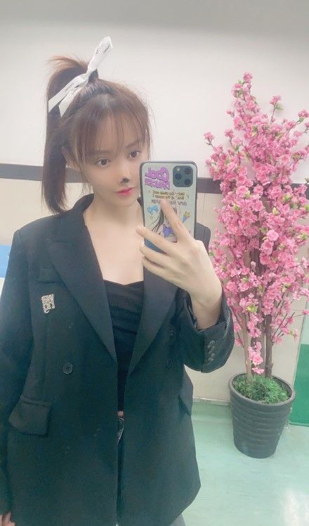 高溜指在整容失敗後多次想要結束自己的生命。(網圖)