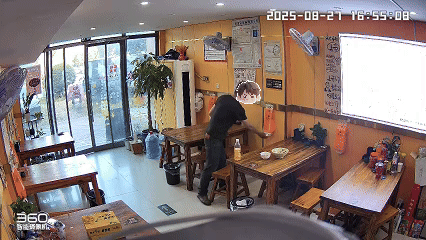 男客5分鐘抽40張紙巾,餐廳老闆娘怒PO網公審。 男客5分鐘抽40張紙巾,餐廳老闆娘怒PO網公審。