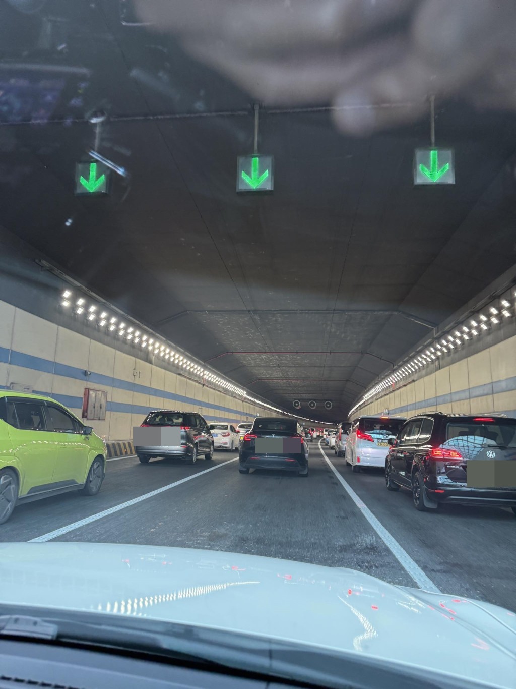 實時塞到拱北隧道入口。Kwok Hung Li@港車北上分享群 實時塞到拱北隧道入口。Kwok Hung Li@港車北上分享群