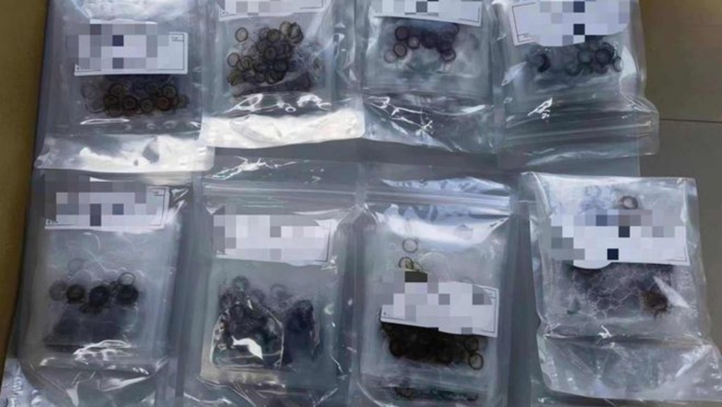 被查获的不合格美瞳。