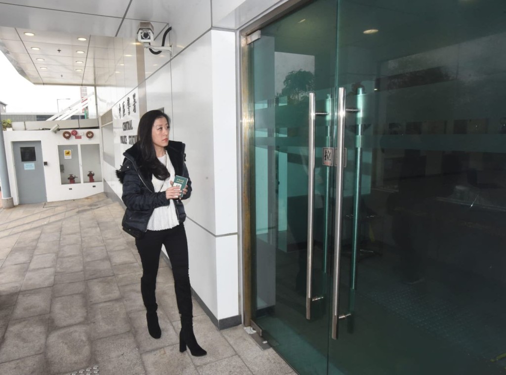 張女今午就事件到中區警署報案。