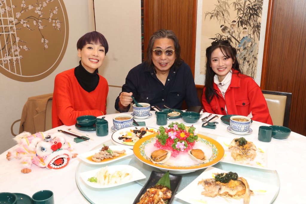 林敏驄率美儀、羅毓儀食美味豐富開年飯，喺新一年一定要豐衣足食。