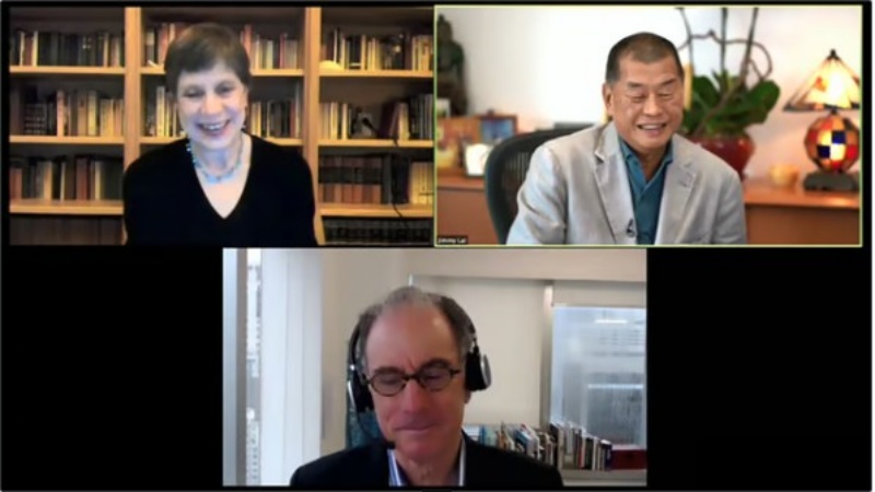 2020年9月17日《Live Chat with Jimmy Lai》中節目嘉賓為祈福德（Mark Clifford）及克勞蒂亞羅塞特 (Claudia Rosett)。