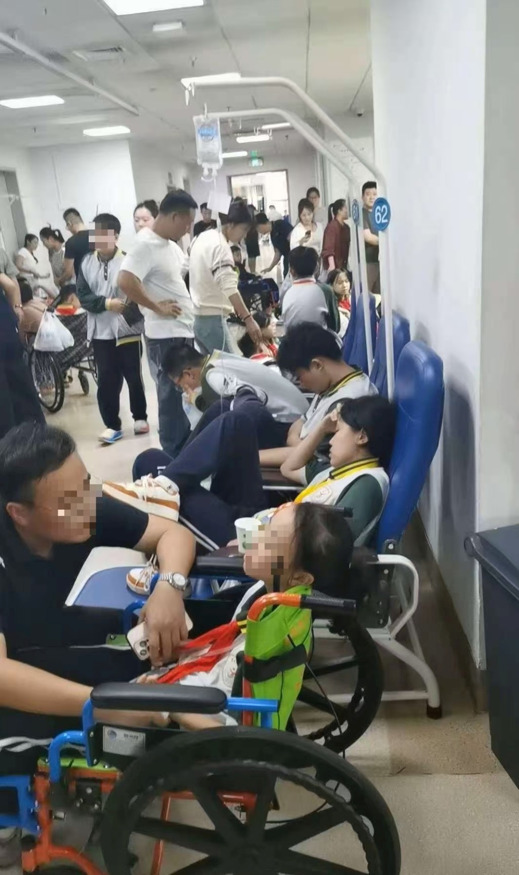 山東一學校師生疑食物中毒,138人腹痛嘔吐住院。 山東一學校師生疑食物中毒,138人腹痛嘔吐住院。