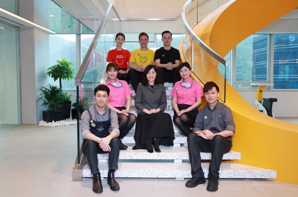 香港麥當勞多年來透過持續不懈的數碼轉型為顧客提供優質餐飲體驗,最新的Bespoke HR System運用人工智能讓餐廳營運更高效。