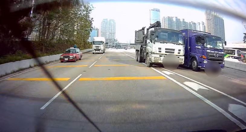 夾斗車擬轉線。fb 車cam L（香港群組）  Yuk Wong
