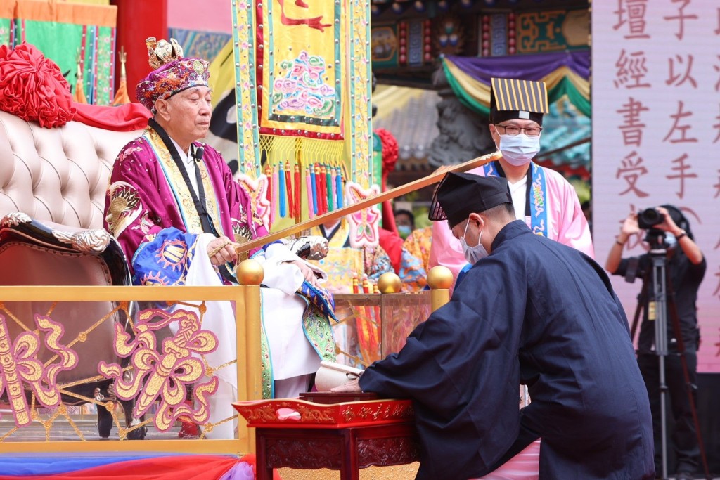 三十一名新晉弟子通過考，正式成為普宜壇弟子。