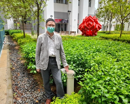 房署在約21個已落成的屋邨應用「零灌溉系統」。