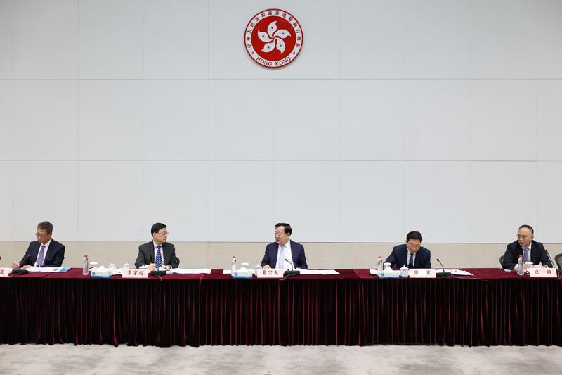 夏寶龍與香港工商界代表座談。港澳辦提供 夏寶龍與香港工商界代表座談。港澳辦提供