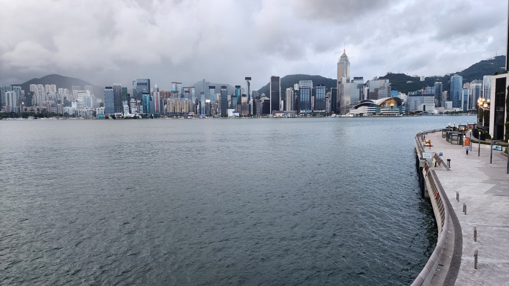 日間短暫時間有陽光。 日間短暫時間有陽光。