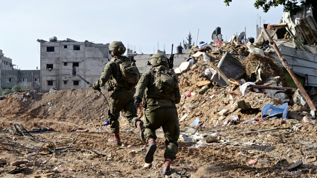 以色列军方承认误杀三名人质。（路透社）